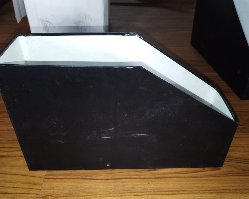 MAGAZINE BOX
