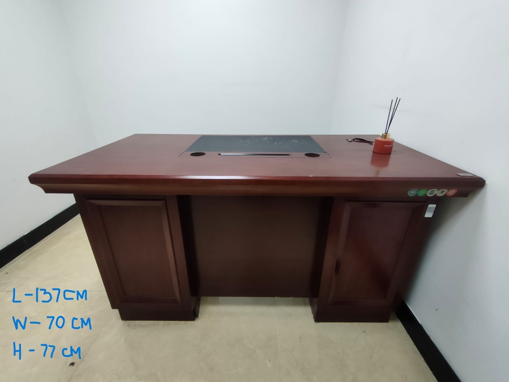 KC00117 - OFFICE TABLE 70CM(W) X 137CM (L) X 77CM (H) 