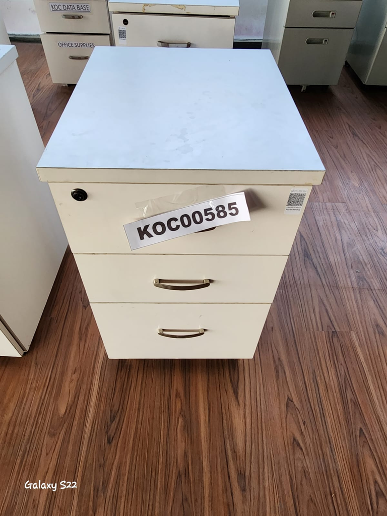 KC00585 - WOOD PEDESTAL CABINET W/O WHEELS W/O KEYS