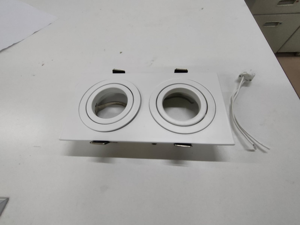 KC00225 - 2-HEAD SQUARE PINLIGHT IN WHITE FRAMING