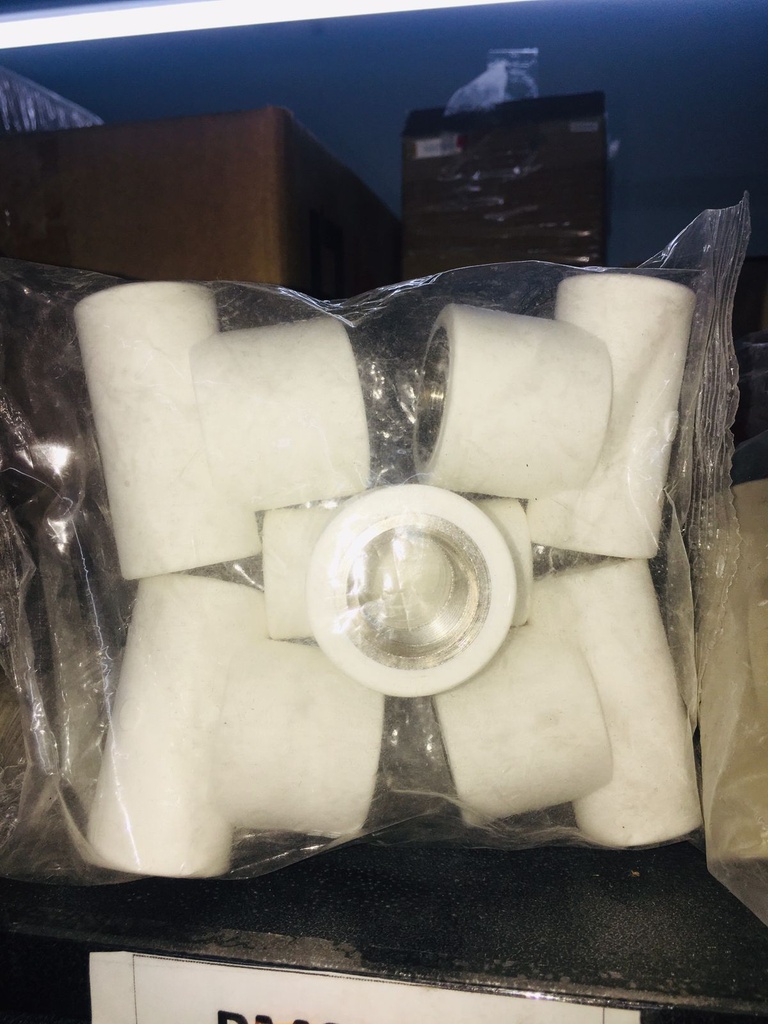 KC00355 - PPR TEE THREADED 1/2 WHITE