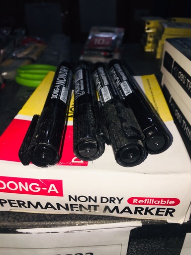 [KC00294] KC00294 - DONG-A REFILLABLE NON-DRY PERMANENT MARKER